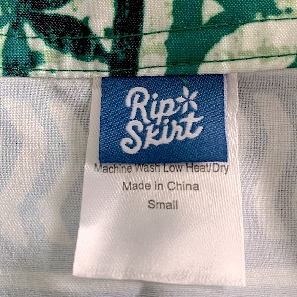 RipSkirt Hawaii Emerald Teaberry Wrap Skirt - Picture 10 of 14